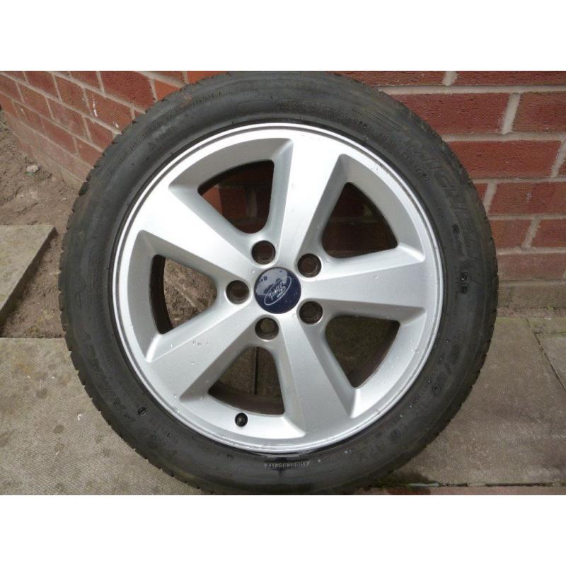 FORD 16" 5 STUD ALLOY WHEELS WITH MINT TYRES