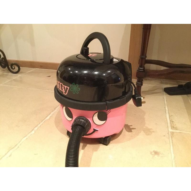 HETTY Vacuum Cleaner
