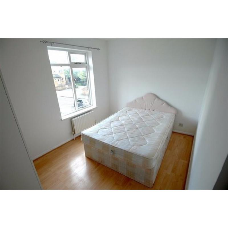Room available for Single Professional or Student in Backton Plaistow Canning Town Prince Regent
