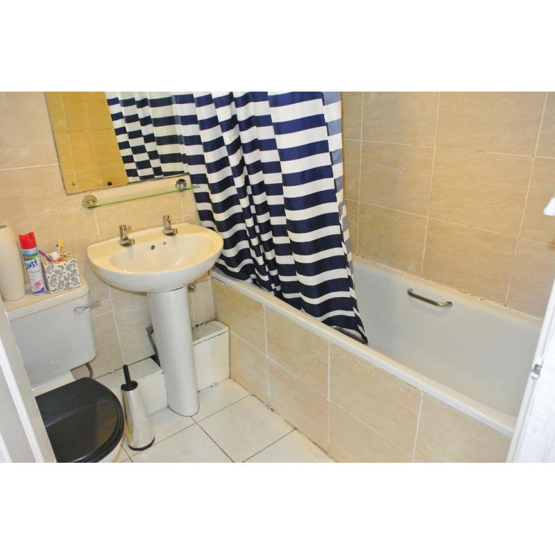 MODERN SINGLE ROOM CLOSE EAST ACTON STATION