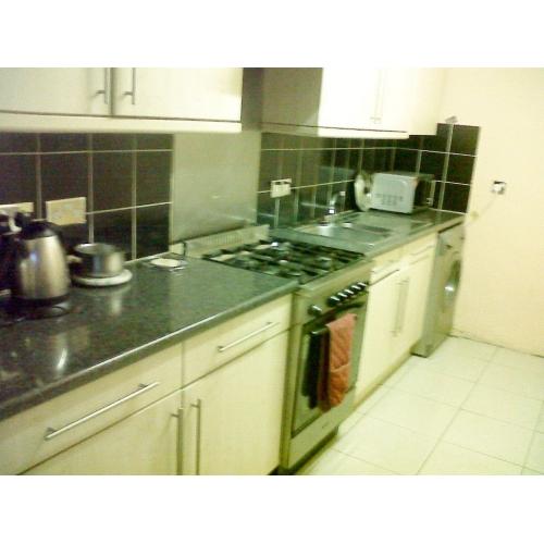 Double Room with balcony toLet in Mitcham/Collierswood