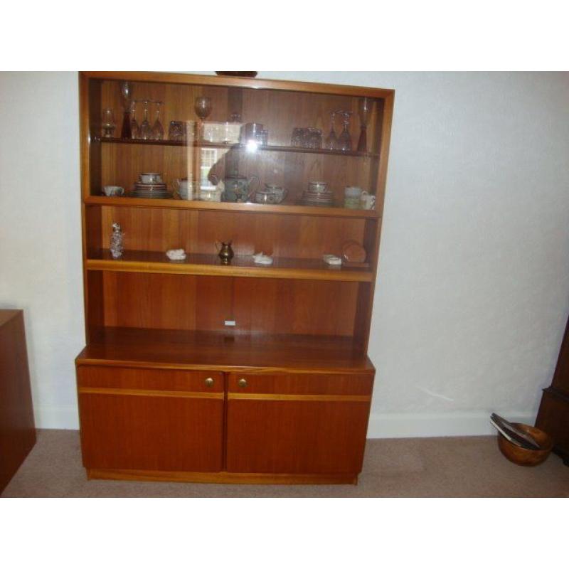 wall unit in good condition