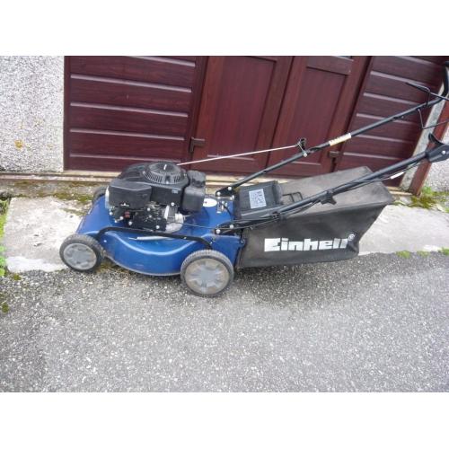 2 year old self propelled Einhell Petrol lawnmower