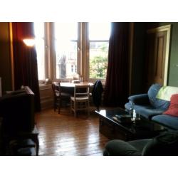 Double Room In Spacious West End Flat
