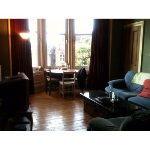 Double Room In Spacious West End Flat
