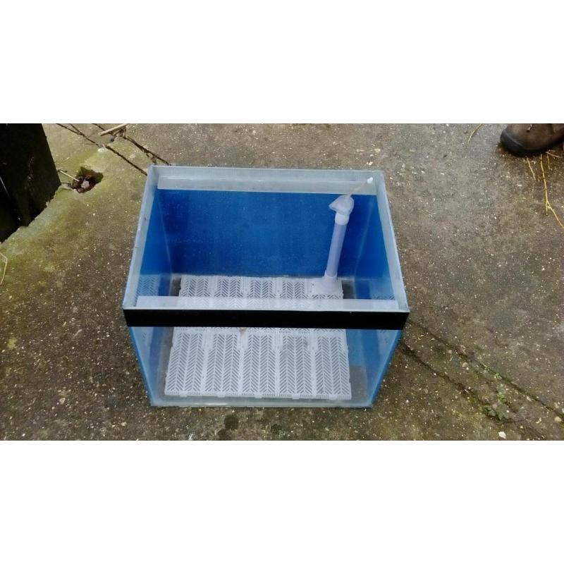 Fish/reptile tank's