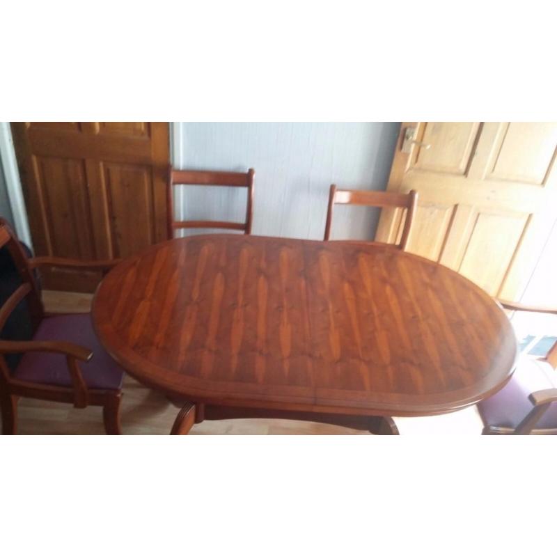 Lovely Dining Table With Six Chairs