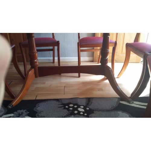 Lovely Dining Table With Six Chairs