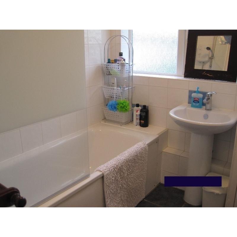 LARGE DOUBLE ROOM INCLUDING BILLS