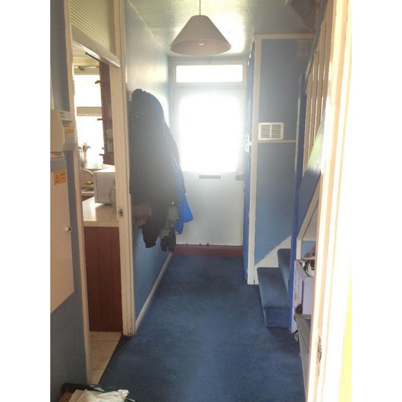 SINGLE ROOM in split level flat in Tooting Bec