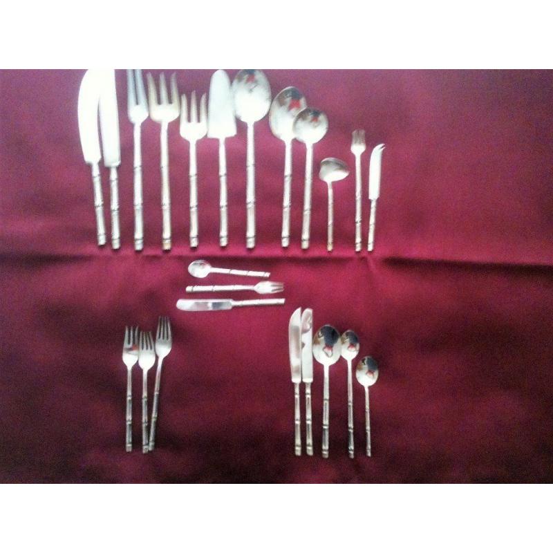 100 piece st of bronze cutlery