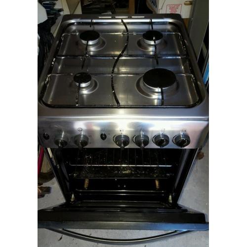 50cm Indesit Silver Gas Cooker. Good condition