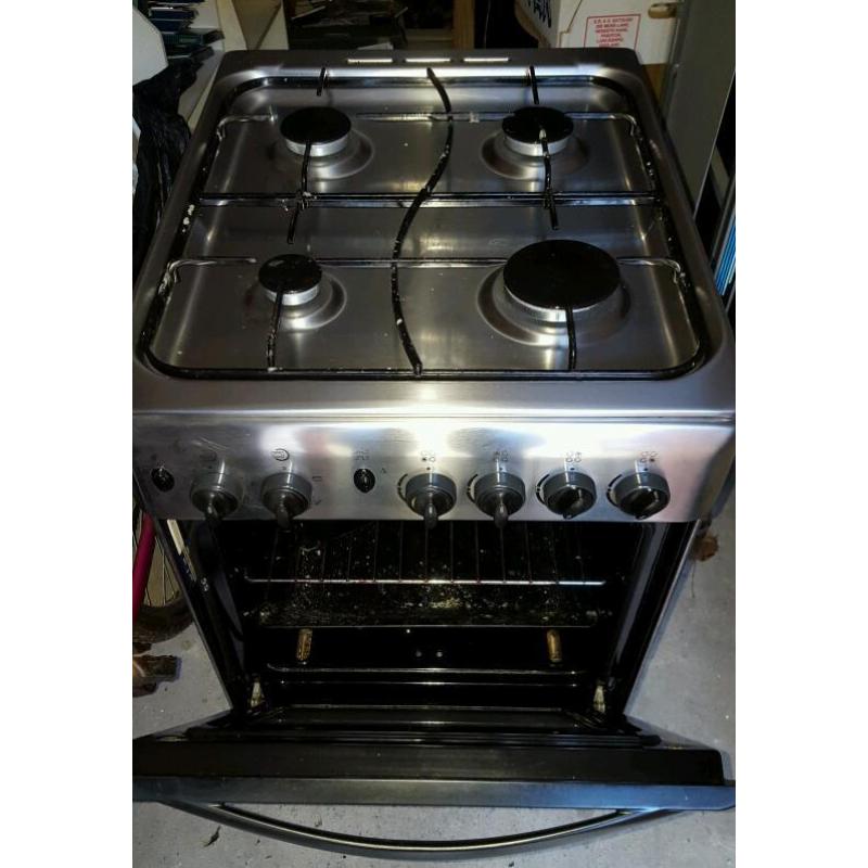 50cm Indesit Silver Gas Cooker. Good condition