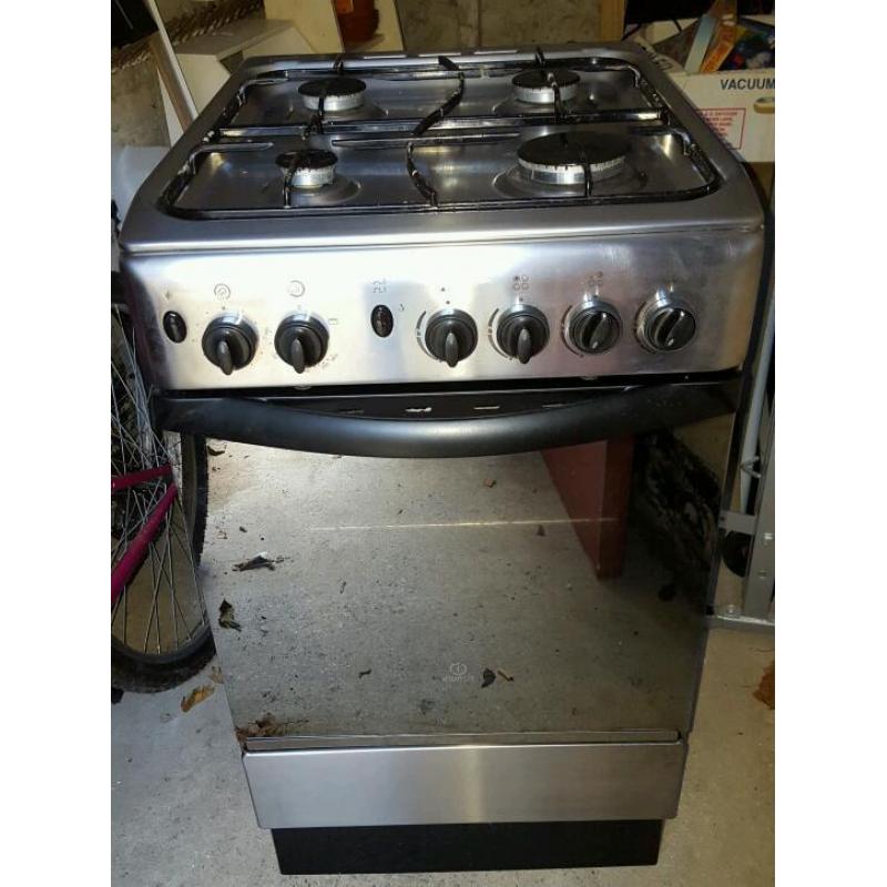 50cm Indesit Silver Gas Cooker. Good condition
