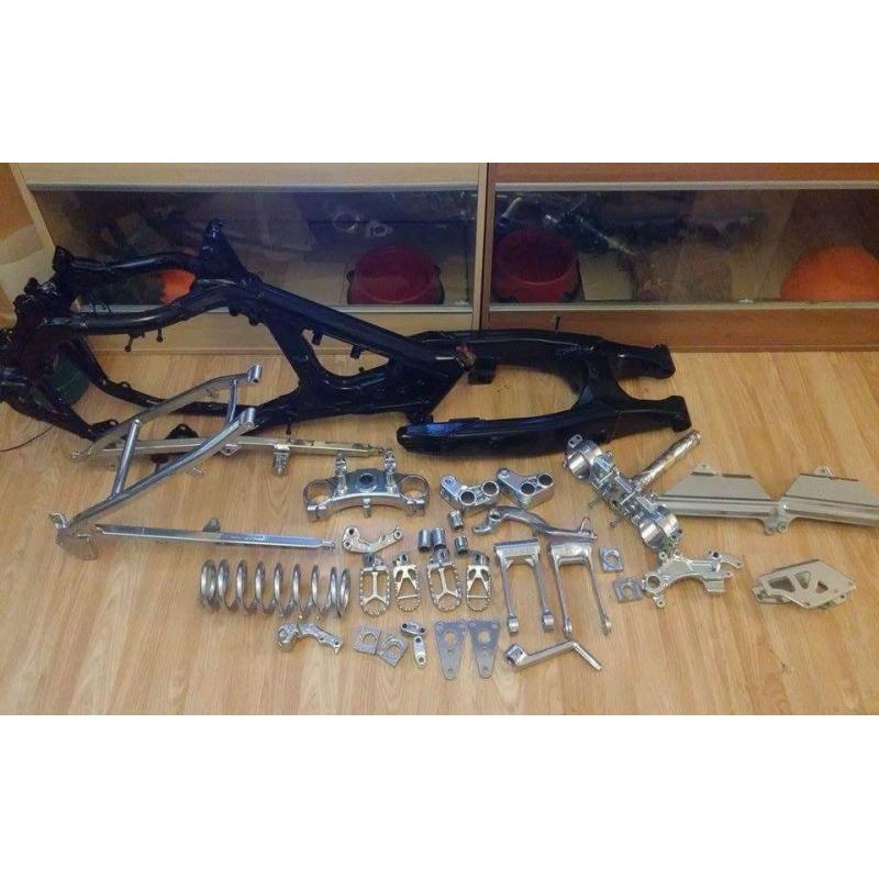 2001 yz125 and yz250 project bike plus loads spares and clothing