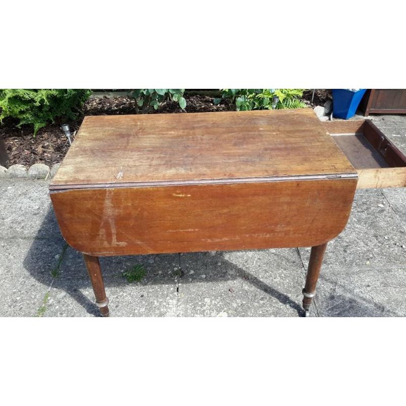 Late 1800's drop leaf dining table - Pembroke
