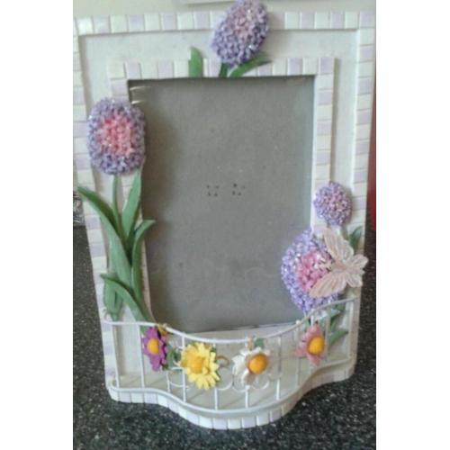 FLORAL PHOTO FRAME