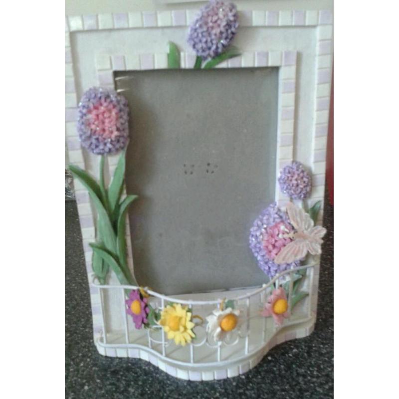 FLORAL PHOTO FRAME