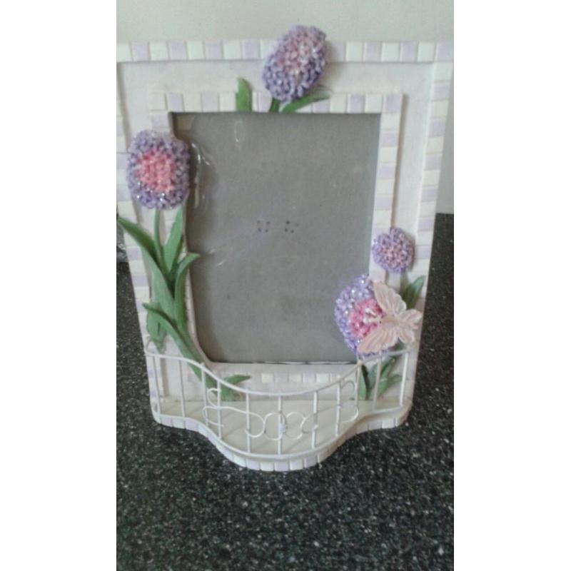 FLORAL PHOTO FRAME