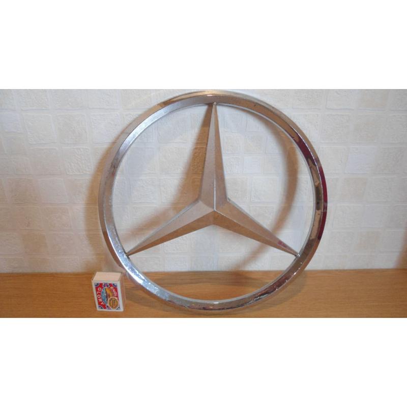 Mercedes badge