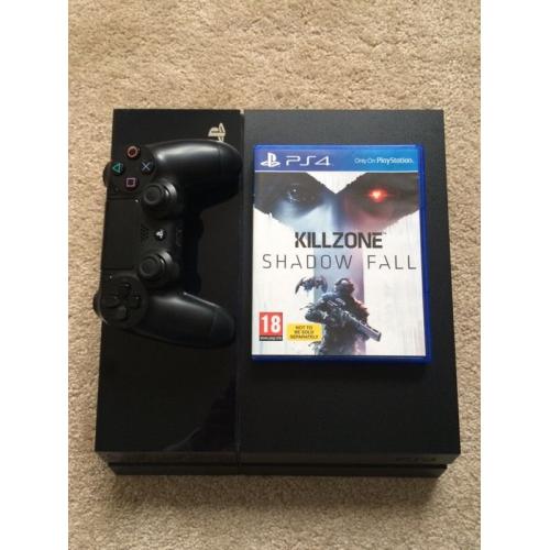 Black PlayStation 4 In Excellent Condition With Game (Bargain)