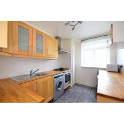 N. SINGLE ROOM WITH A DBL BED IN FLAT*ALL INCLUSIVE*BRICK LANE*ZONE 1*LIVING ROOM*FIRST WEEK FREE