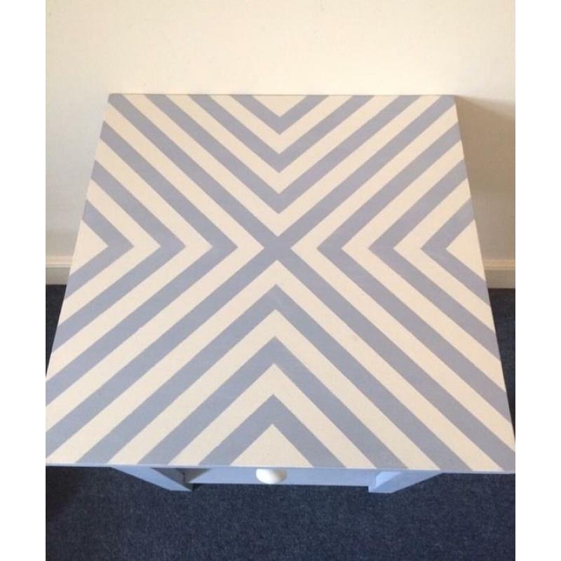 End table