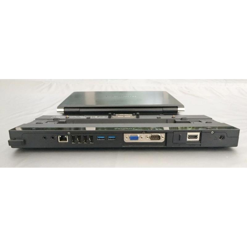 Toshiba R830-Portege Laptop i3 320gb 8gb memory, docking station + car diagnostics software