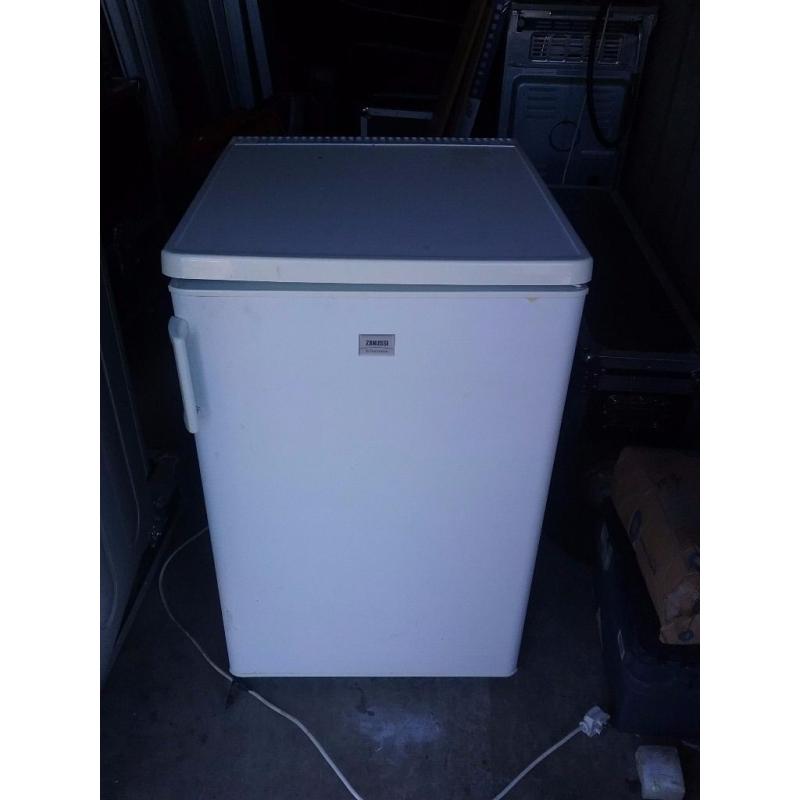 Under counter fridge