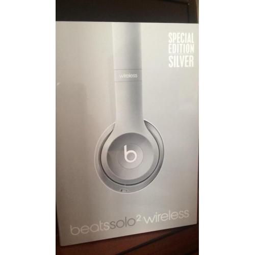For sale: Beats Solo2 Wireless Headphones BNIB