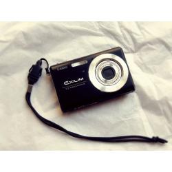 Casio Exilim EX-Z75 slim compact digicam.VGC