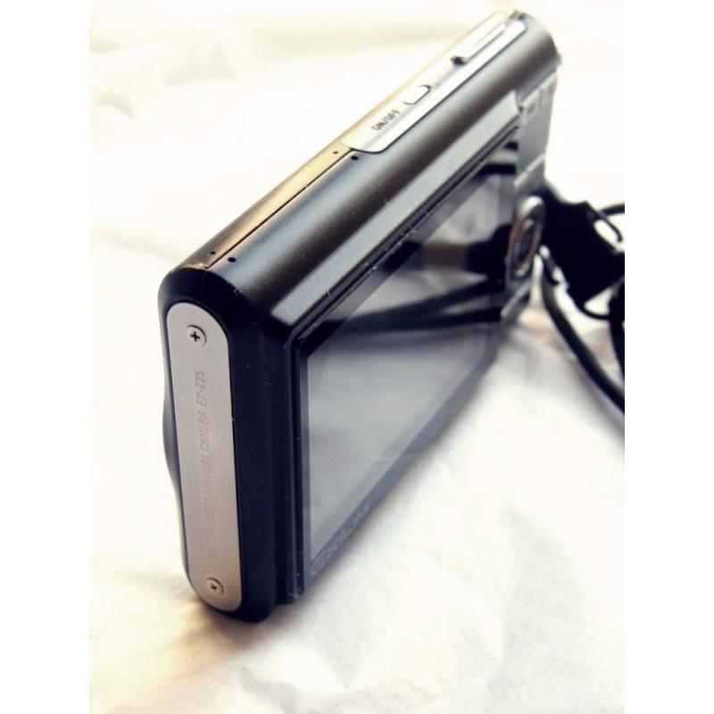 Casio Exilim EX-Z75 slim compact digicam.VGC