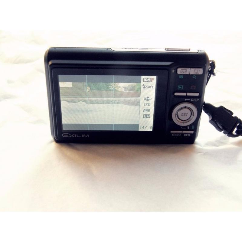 Casio Exilim EX-Z75 slim compact digicam.VGC
