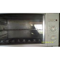 A SMALL WORKTOP OVEN / GRILL IN AS NEAR NEW CONDITION AS IT's POSSIBLE TO BE++