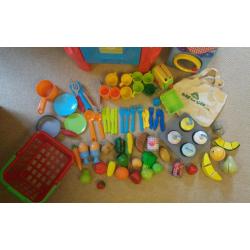 Play kitchen and food