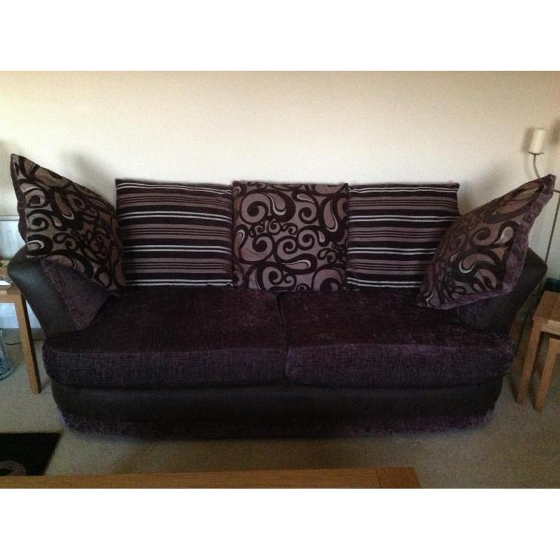 3 SEATER 2 SEATER & SWIVEL CHAIR (non smoker, no pets)