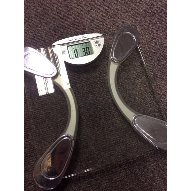 Glass digital scale