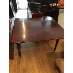Pembroke Table , in good condition. Good quality. Must be seen. Free local delivery.