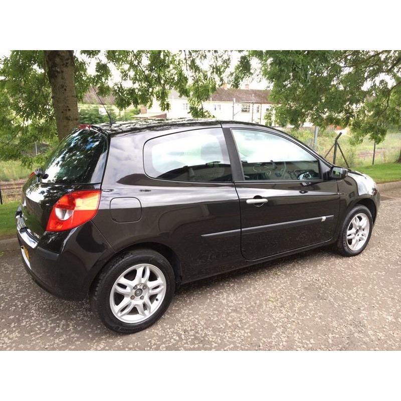 06 Reg Renault Clio 1.4 Dynamique(NEW SHAPE)not punto corsa 207 polo fiesta kia micra ka aygo c1 107