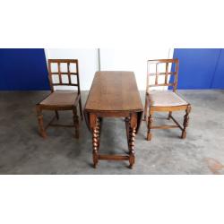 ANTIQUE SOLID OAK BARLEY TWIST OVAL GATE LEG DROP LEAF DINING TABLE & 2 CHAIRS VINTAGE CAN DELIVER