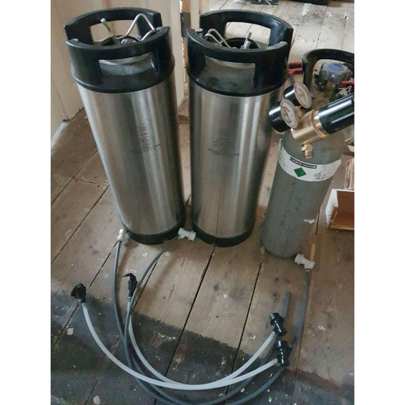 Cornelius kegs + taps + gas