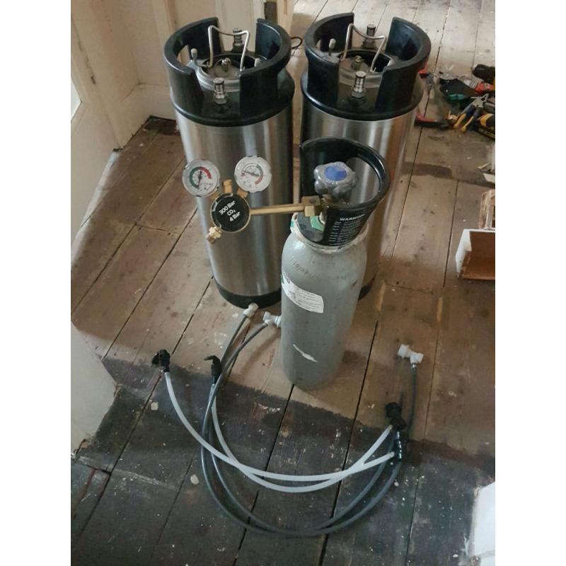 Cornelius kegs + taps + gas
