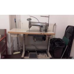 Industrial Sewing Machine SINGER 431 D200A Straight stitch, needle knee lift, drawer with wheels
