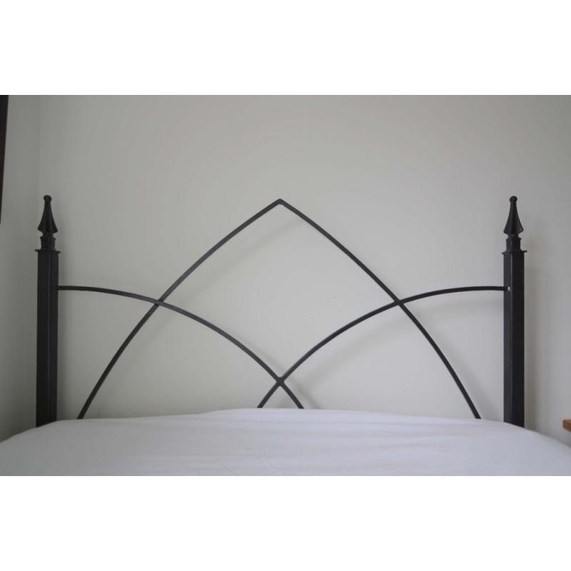 Metal bed frame