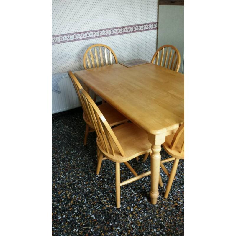 Table and 6 chairs