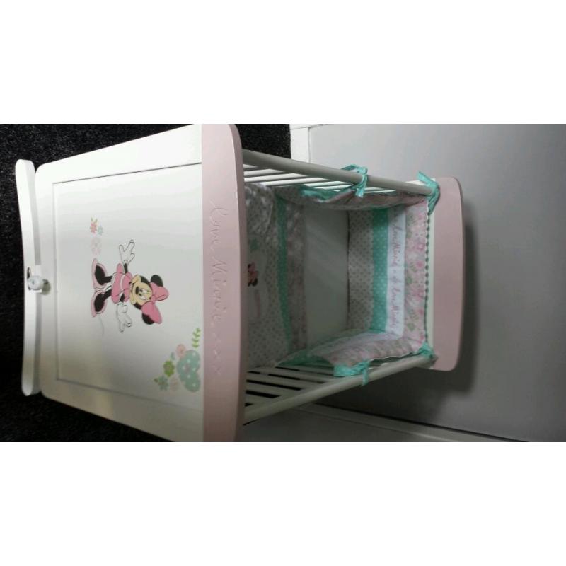 Babys minnie mouse swinging crib