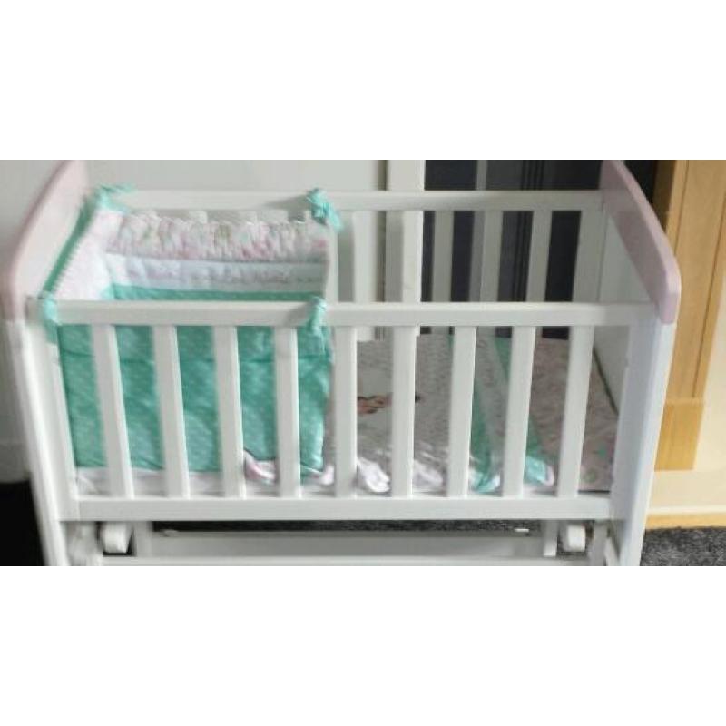 Babys minnie mouse swinging crib