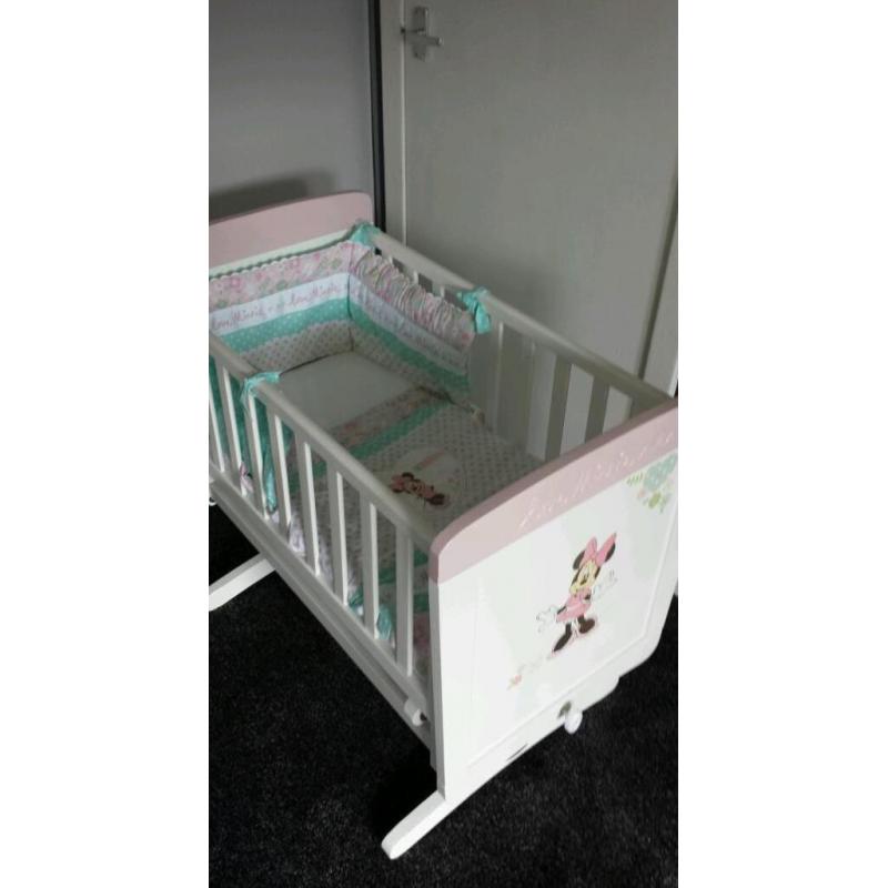 Babys minnie mouse swinging crib