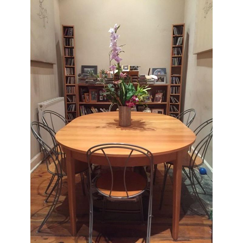 Dinning room table and chairs set