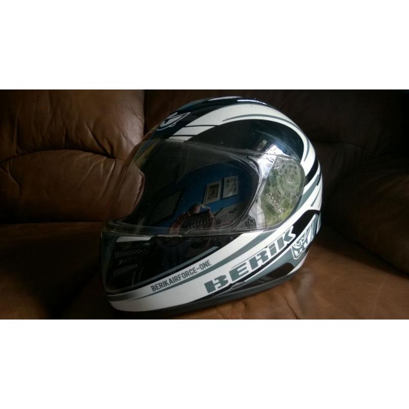 Berik helmet